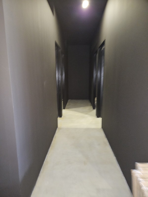 Peintures intérieures et pose de claustra pour un institut de bronzage à Montauban