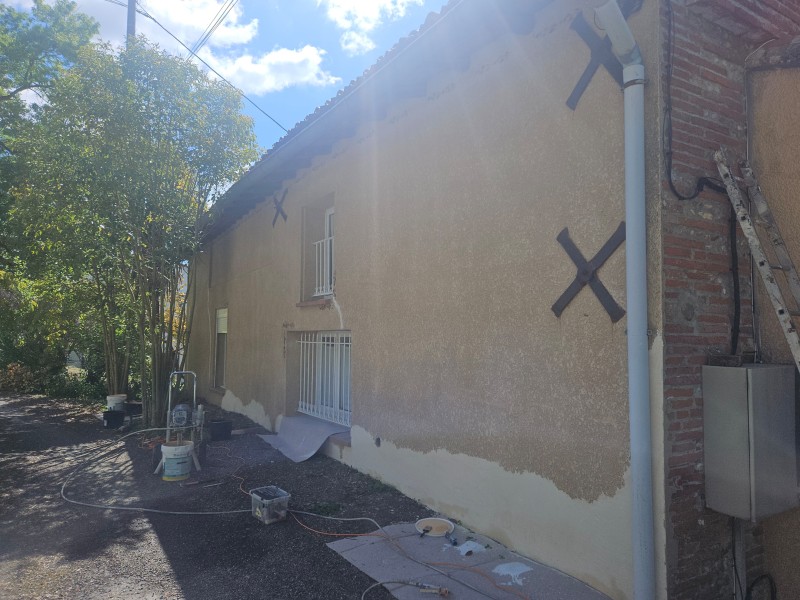 Peinture extérieure d'une de façade de maison à Montastruc la Conseillère